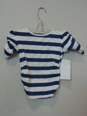 Persnickety top with gathered sleeve